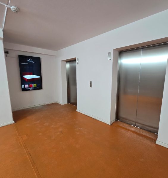 Reteaua Digitala DOOH Indoor - Olimpia Parking etaj 2 – Parcare Aeroportul Otopeni Reteaua Digitala DOOH Indoor - Olimpia Parking etaj 2 – Parcare Aeroportul Otopeni